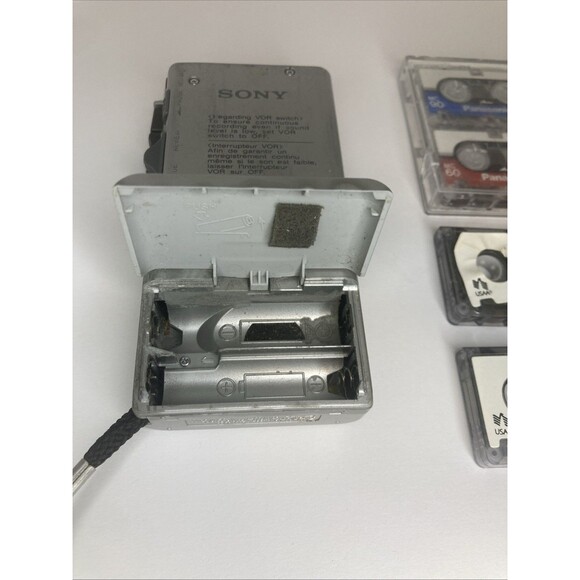 Sony Voice Recorder AS IS UNTESTED M-540V PARTS ONLY With 7 Pre-owned Tapes - Picture 8 of 8